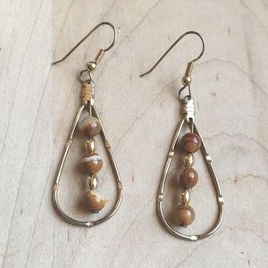 🍂 Agate Teardrop Beaded Dangle Gold Tone Earrings
